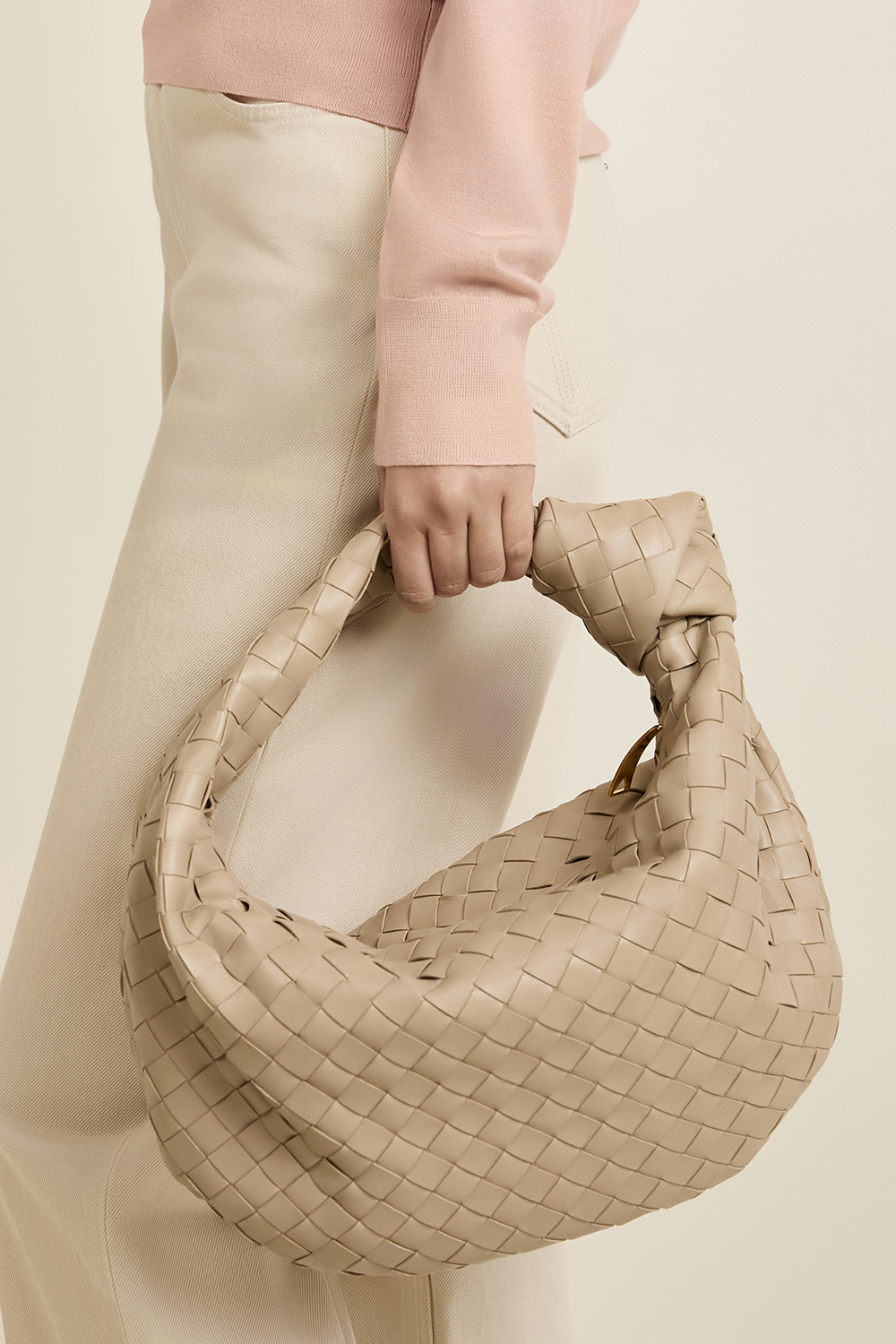 תמונת כל הלוק של תיק